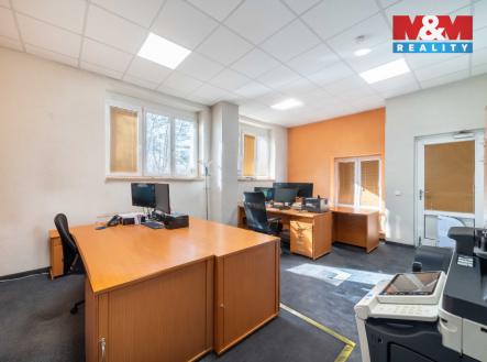 Pronájem kanceláře, 382 m²