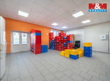 Pronájem kanceláře, 382 m²