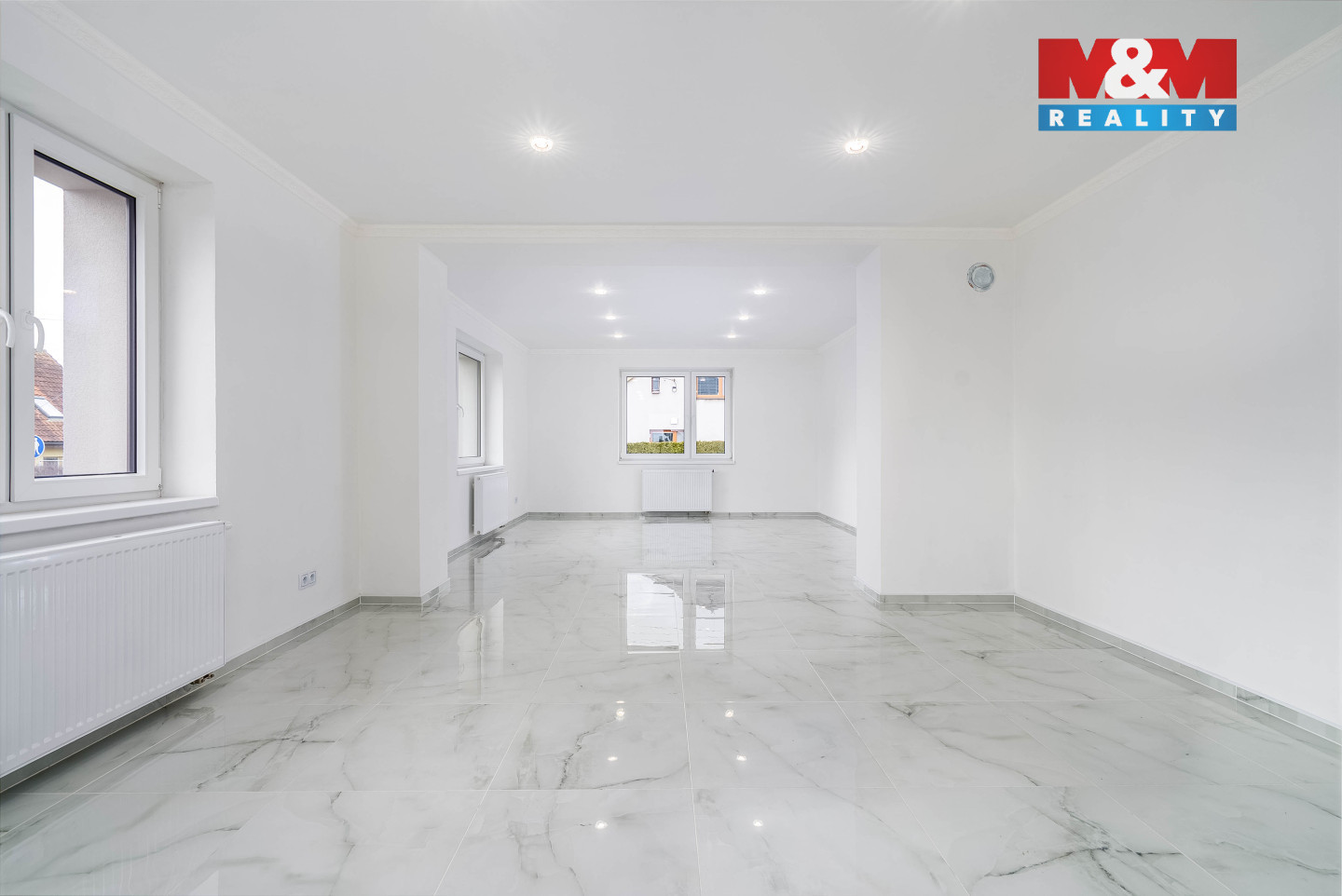 Obývací pokoj + KK