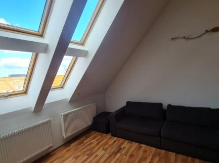 Pronájem bytu, 1+kk, 44 m²