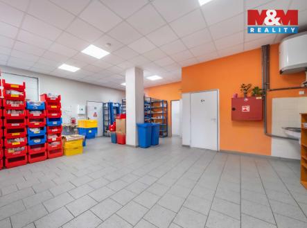 Pronájem kanceláře, 985 m²