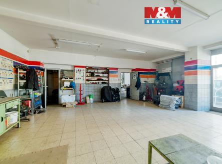 Prodej obchodní prostor, 932 m²