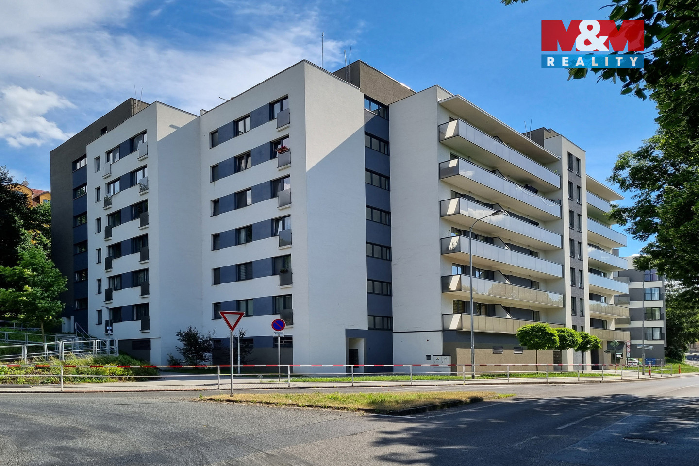 Titulka-2400x1600 (2).jpg