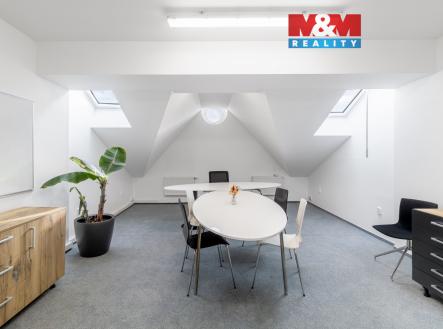 Pronájem kanceláře, 455 m²