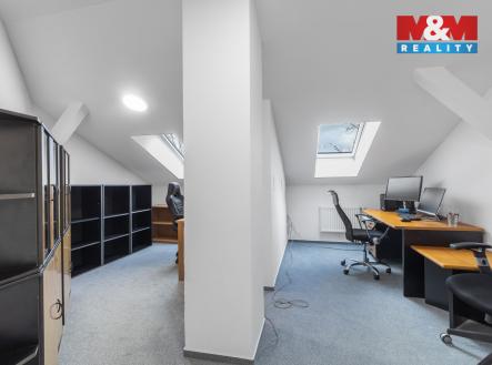 Pronájem kanceláře, 455 m²
