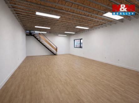 Pronájem skladovací prostor, 660 m²