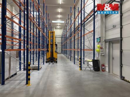 Pronájem skladovací prostor, 476 m²