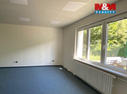 Pronájem kanceláře, 537 m²