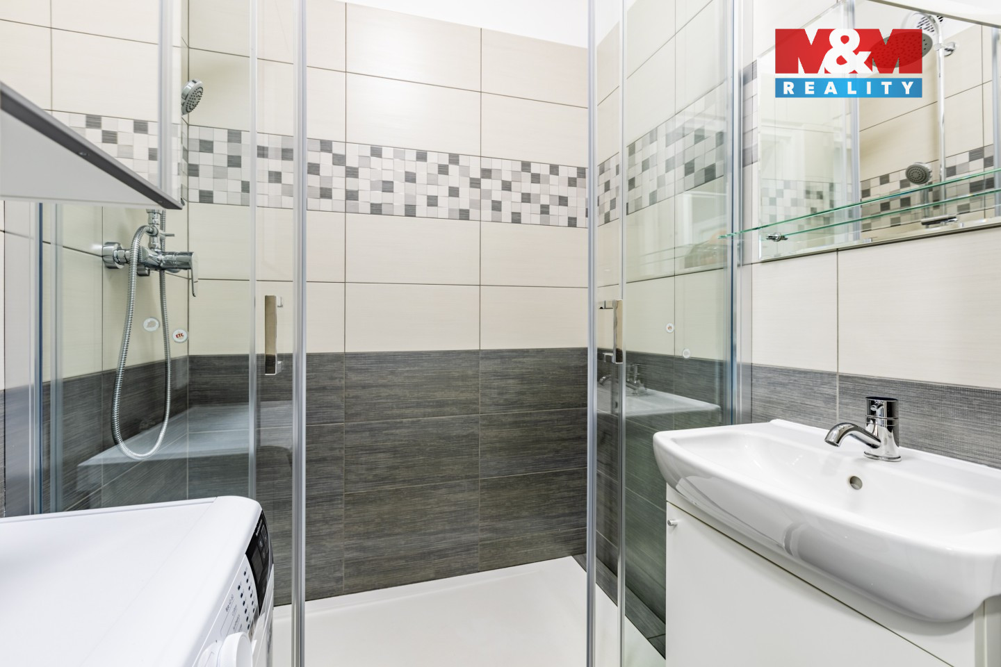 Pocernicka Koupelna_mg_1596-hdr (1).jpg