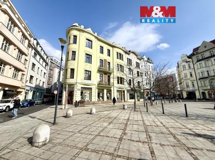 Pronájem kanceláře, 275 m²