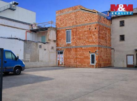 Pronájem obchodní prostor, 390 m²