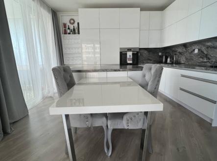 Pronájem bytu, 3+kk, 87 m²