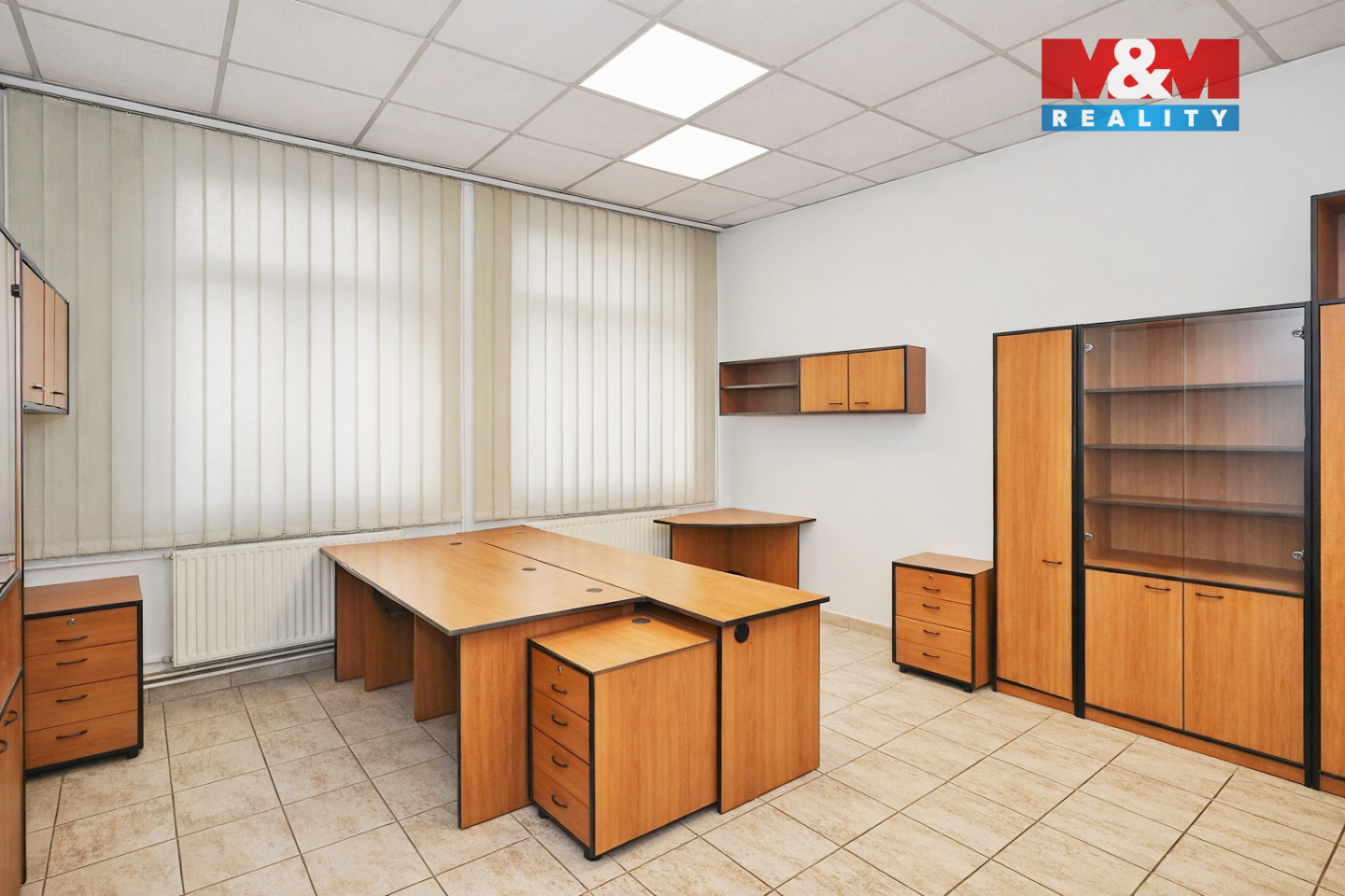 jedna z kanceláří v přízemí