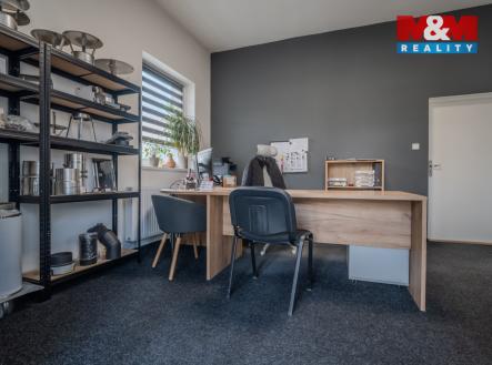 Pronájem obchodní prostor, 246 m²