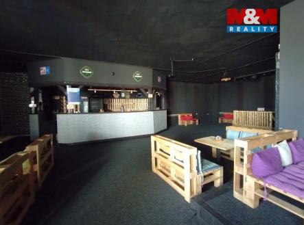 Pronájem obchodní prostor, 582 m²