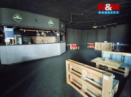 Pronájem obchodní prostor, 582 m²