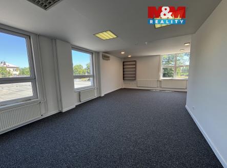 Pronájem kanceláře, 240 m²