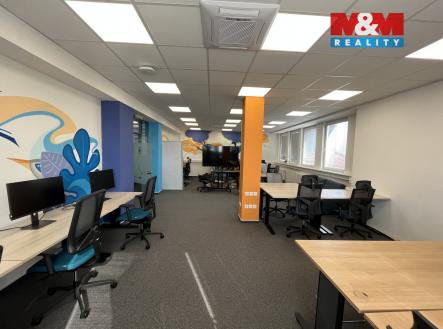 Pronájem kanceláře, 224 m²
