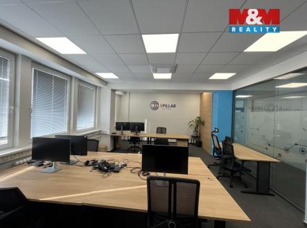 Pronájem kanceláře, 224 m²