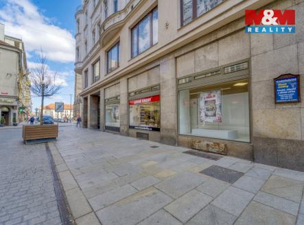 Pronájem obchodní prostor, 304 m²