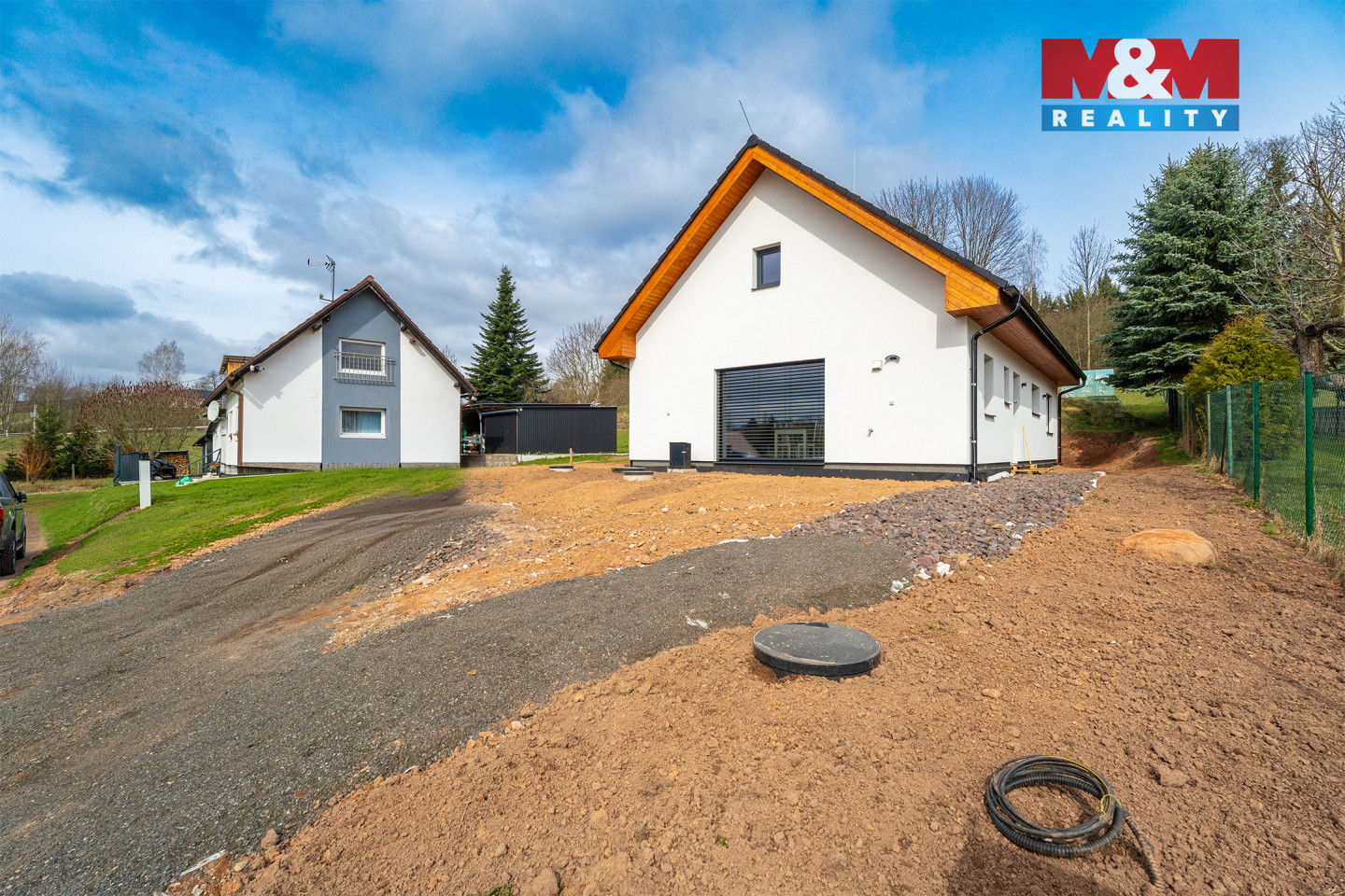  Dům parkovací stání