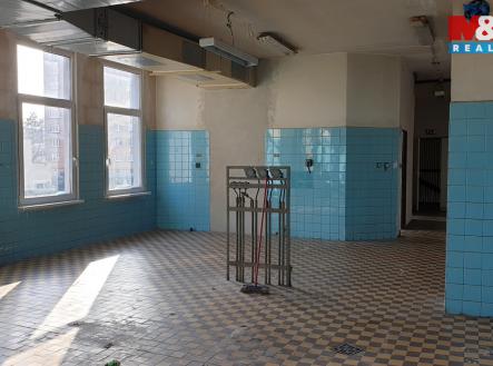 Pronájem obchodní prostor, 140 m²