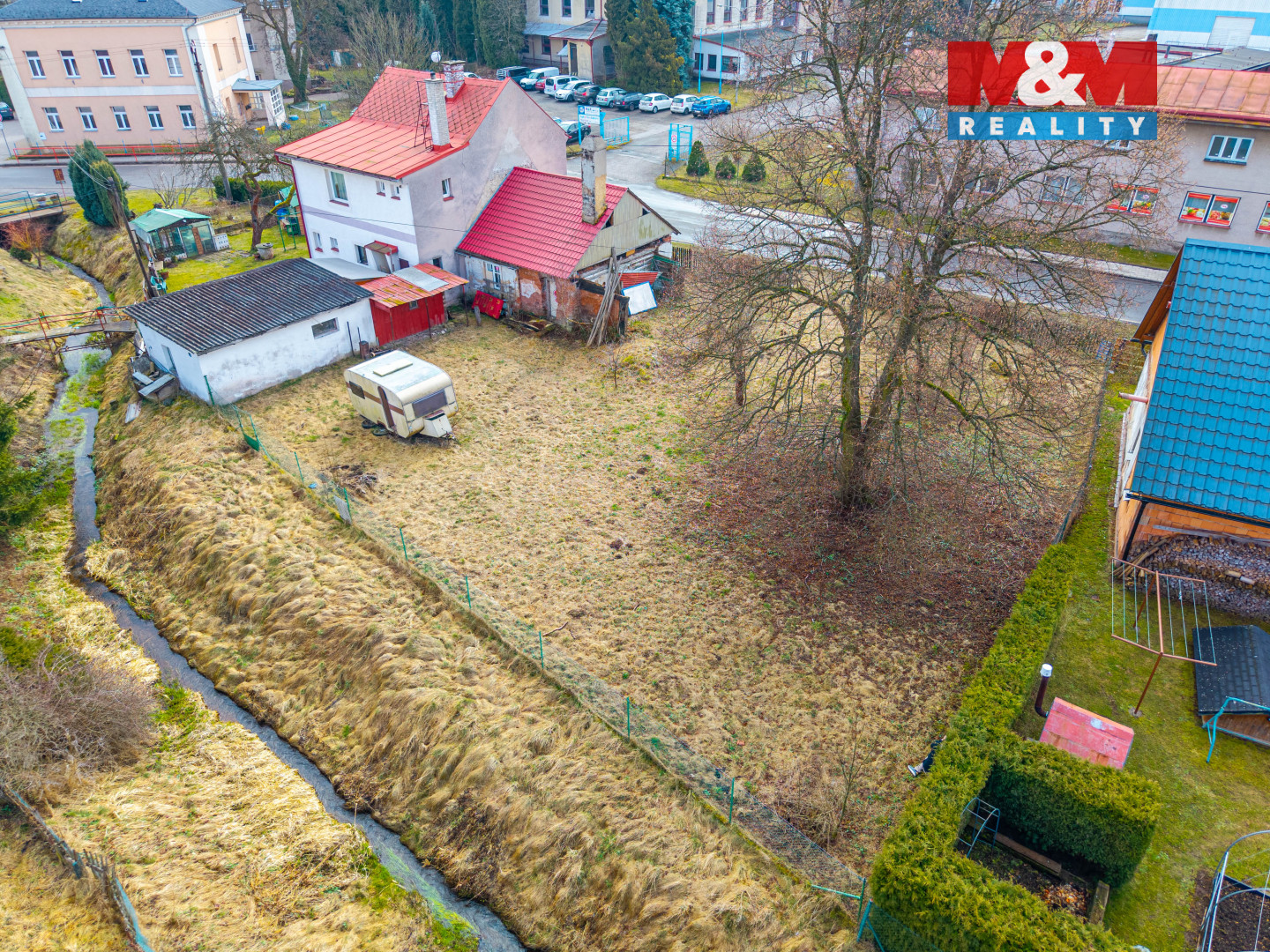 Pozemek a dům