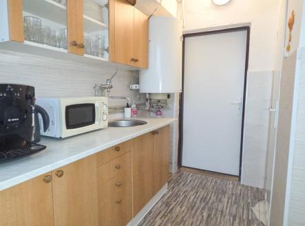 Pronájem obchodní prostor, 90 m²