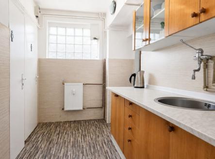 Pronájem obchodní prostory, 90 m²