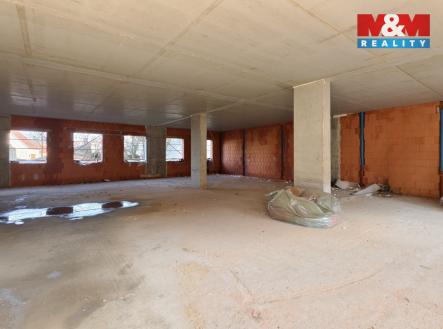 Pronájem kanceláře, 244 m²