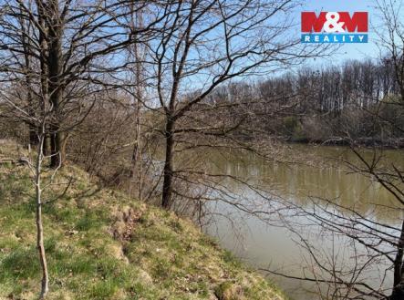 Prodej pozemku pro komerční výstavbu, 1 421 m²