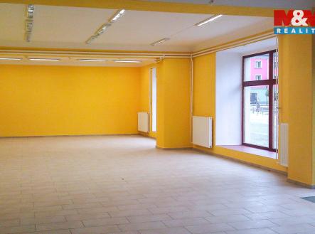 Pronájem obchodní prostor, 335 m²
