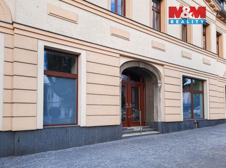 Pronájem obchodní prostory, 335 m²
