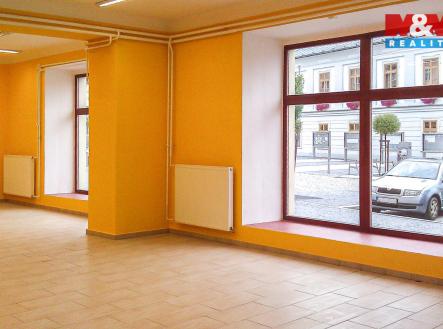 Pronájem obchodní prostory, 335 m²