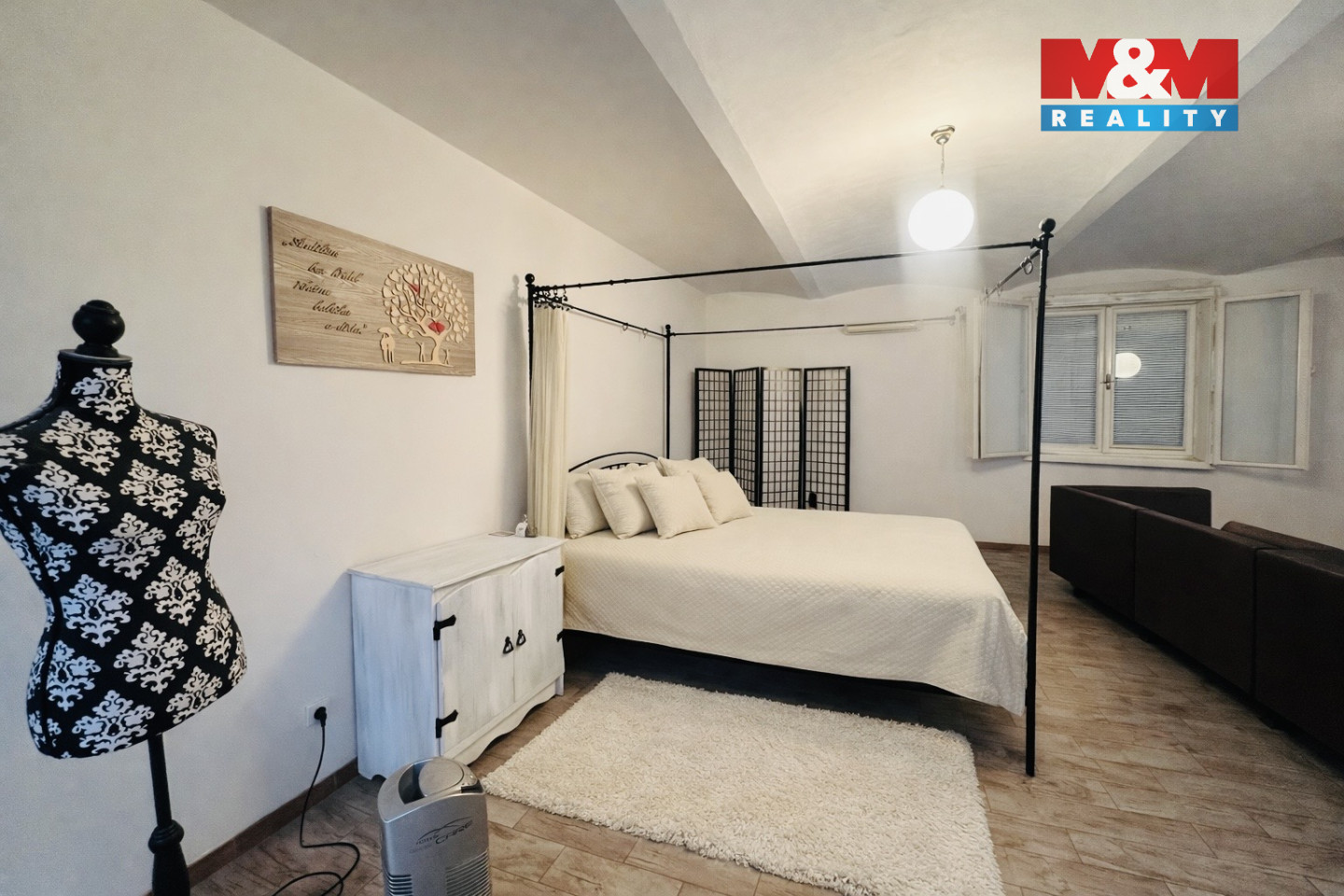 01ACC28D-6FDE-49DD-A9E4-7526792FA9A6 (1).jpg