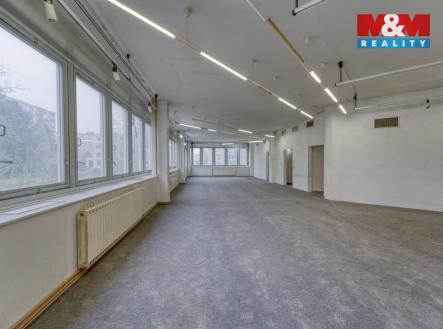 Pronájem obchodní prostor, 641 m²