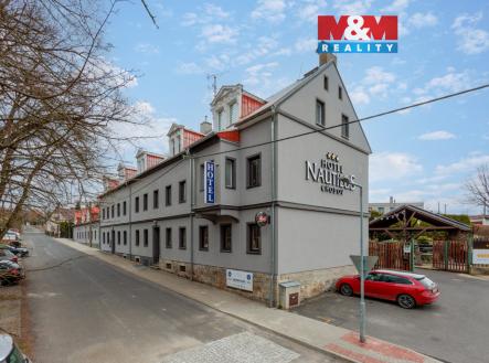 Prodej hotel, 2 700 m²