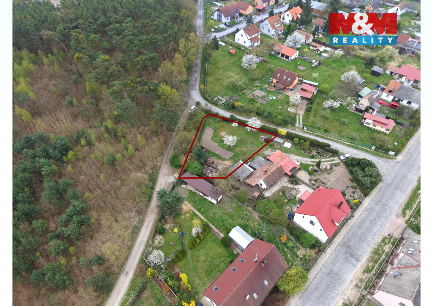 Pozemek a okolí