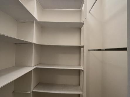 Pronájem bytu, 1+kk, 28 m²