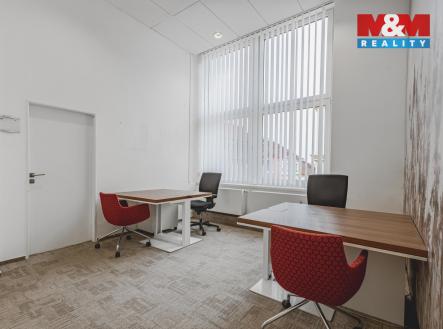 Pronájem kanceláře, 396 m²
