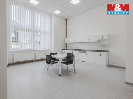Pronájem kanceláře, 396 m²