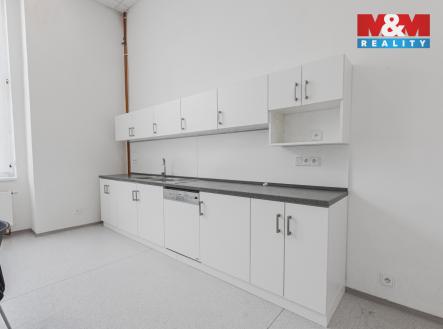 Pronájem kanceláře, 396 m²