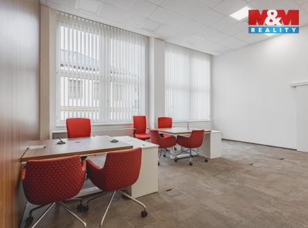 Pronájem kanceláře, 396 m²
