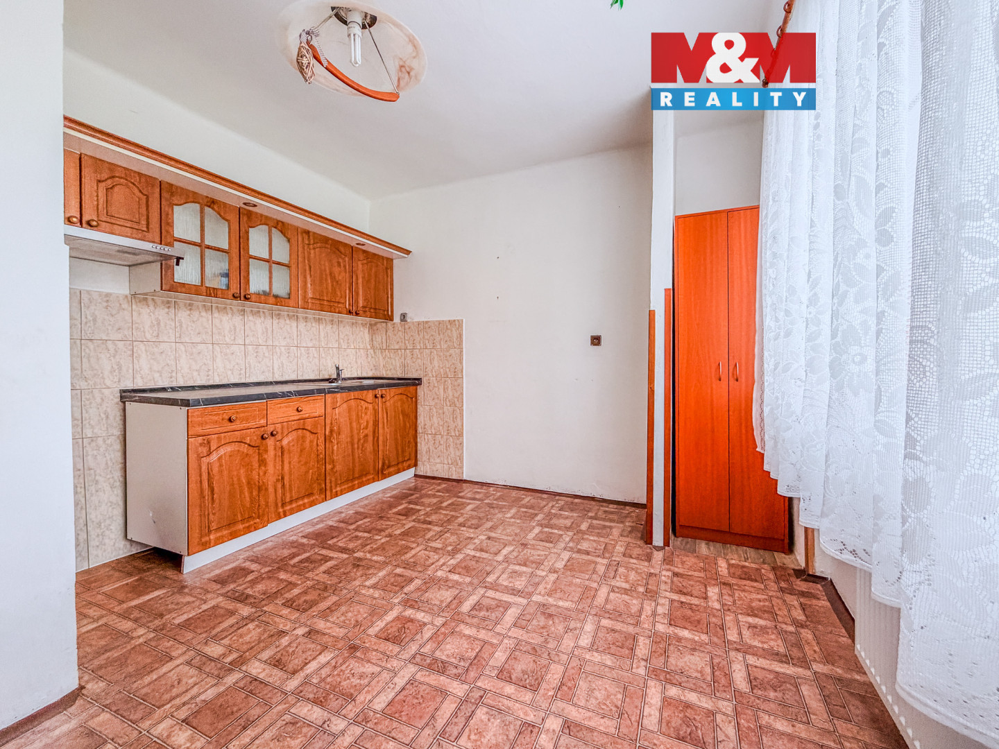 kuchyně s jídelním koutem