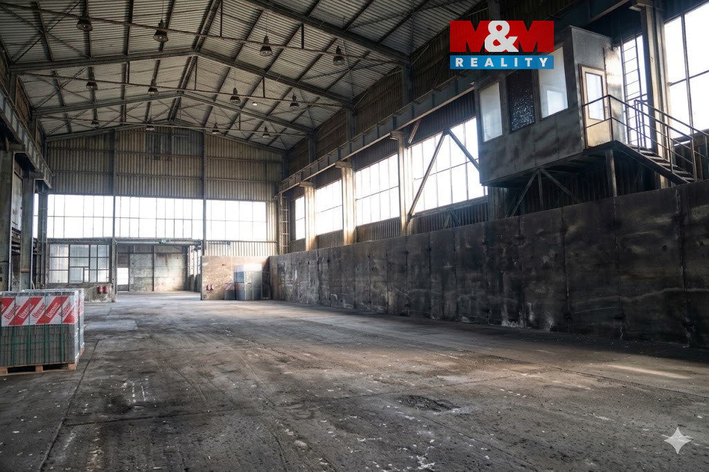 hala s budkou spervize