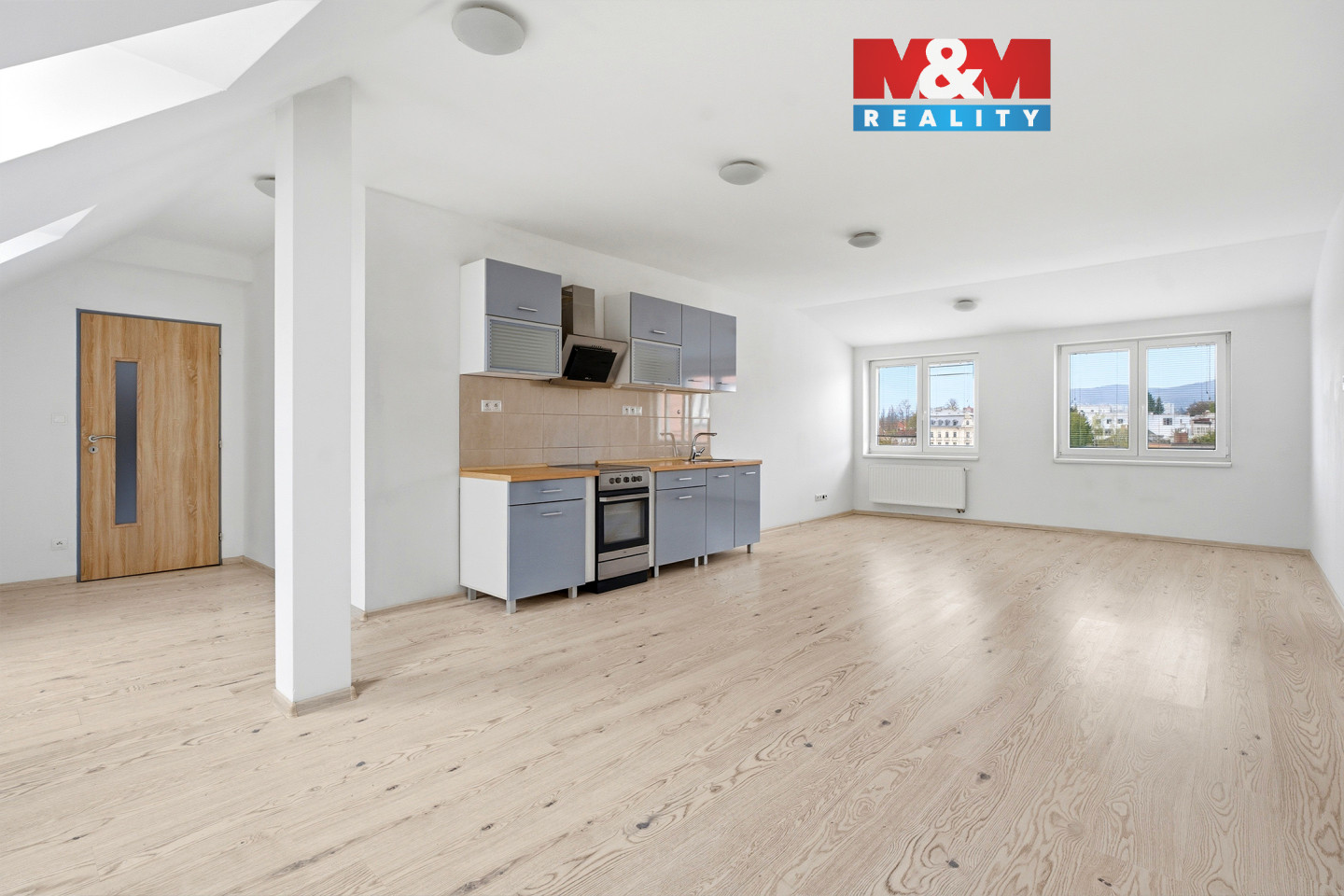 Obývací pokoj + KK