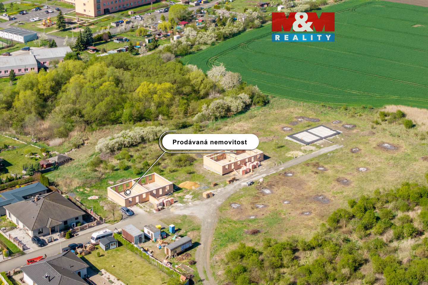 Pohled na nemovitost a okolí