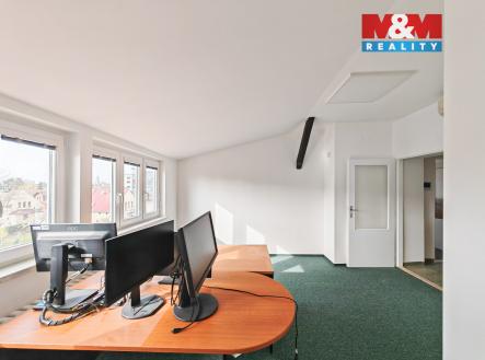 Pronájem kanceláře, 64 m²