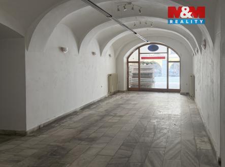 Pronájem obchodní prostor, 400 m²