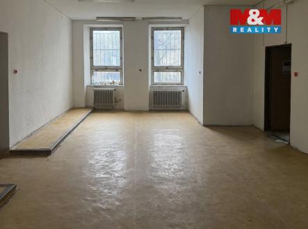 Pronájem obchodní prostor, 400 m²